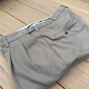 Haggar Tan  Trousers 34X32 adjustable waistband